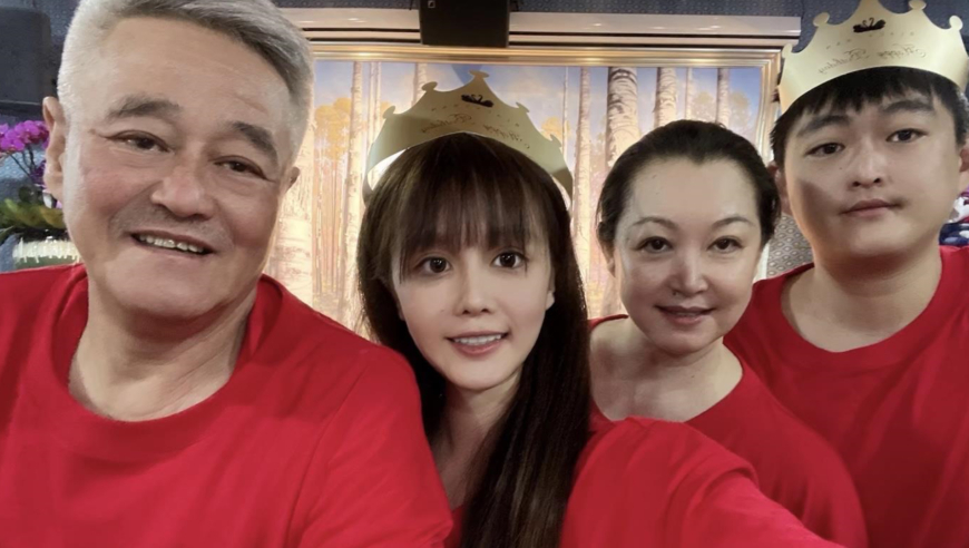 管家婆精准期选一肖香港,手机掉入颐和园湖中3分钟捞出,公开决策资料解释落实_精英版V8.57
